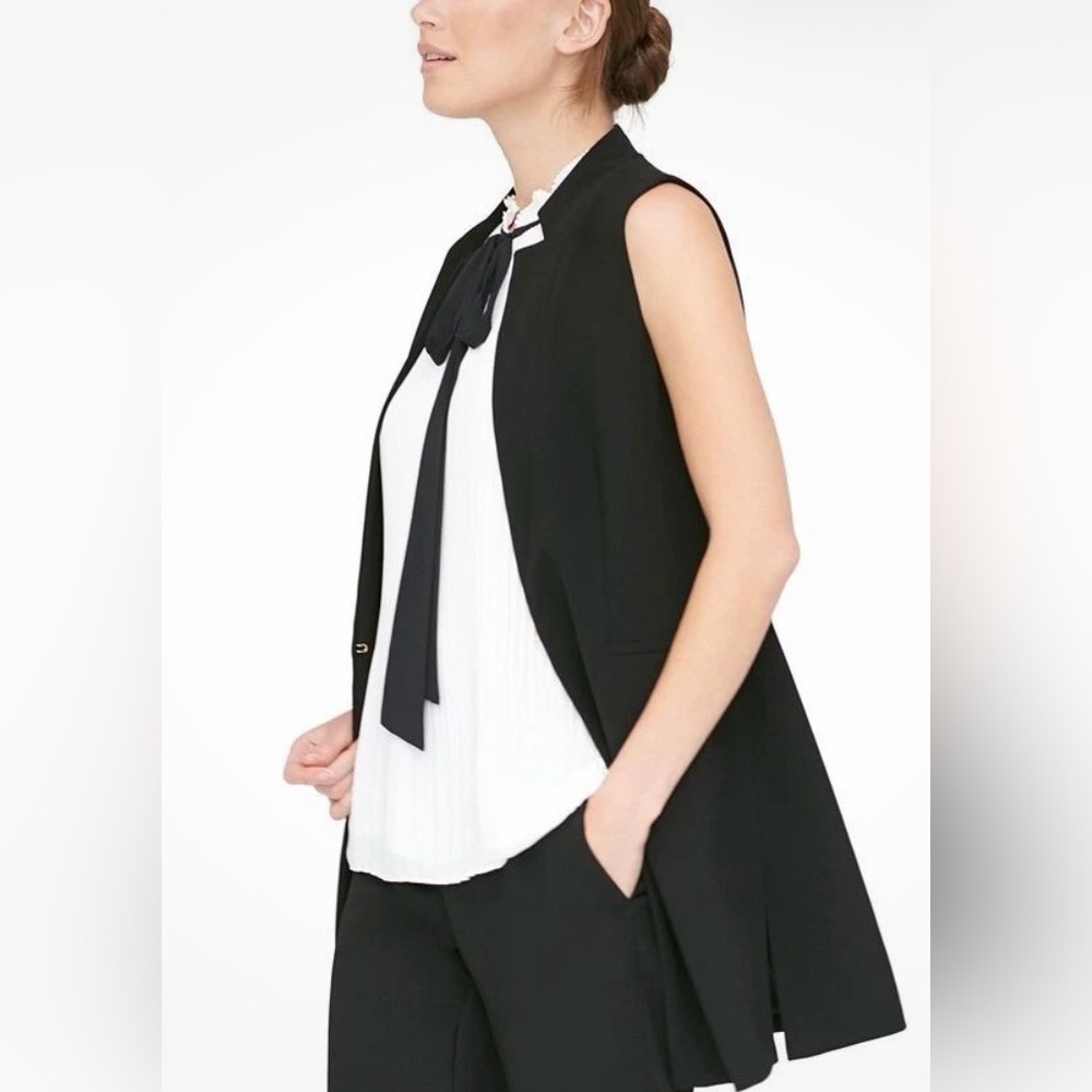 Tahari Arthur & Levine Sleeveless Black Long Vest/jacket in size 10 NWOT